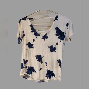Floral‎ Blue and White Women's Top